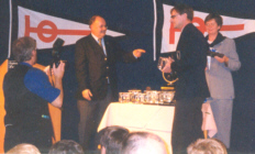Preisverleihung in Cuxhaven bei T.O. mit Vize-Commodore Gerd Luetgebrunne und Sonnhild Sallmann